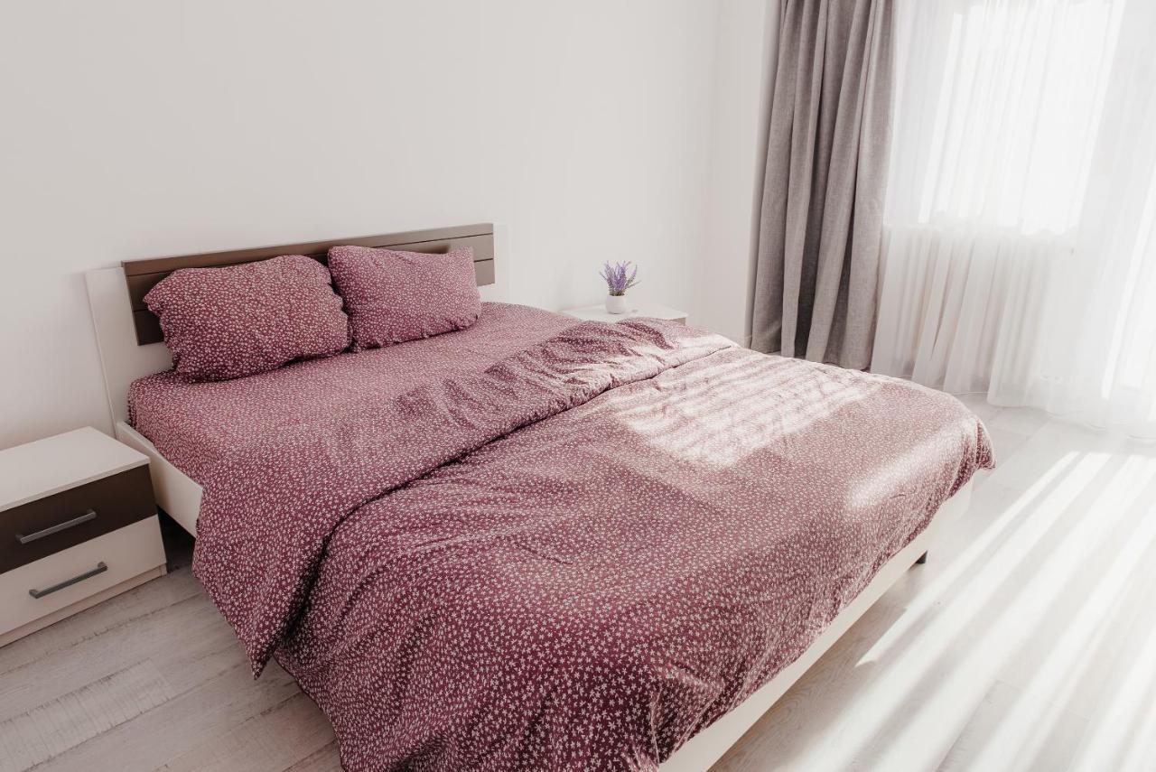 Apartament 2 Camere, Decomandat, In Zona Centrala * Bucureşti