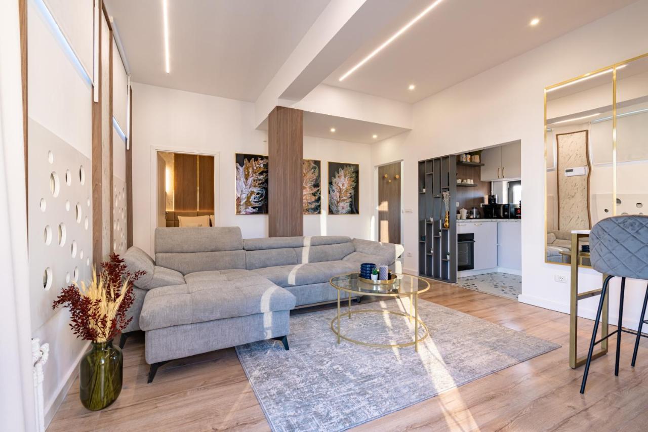 Golden View - Breathtaking Location In *