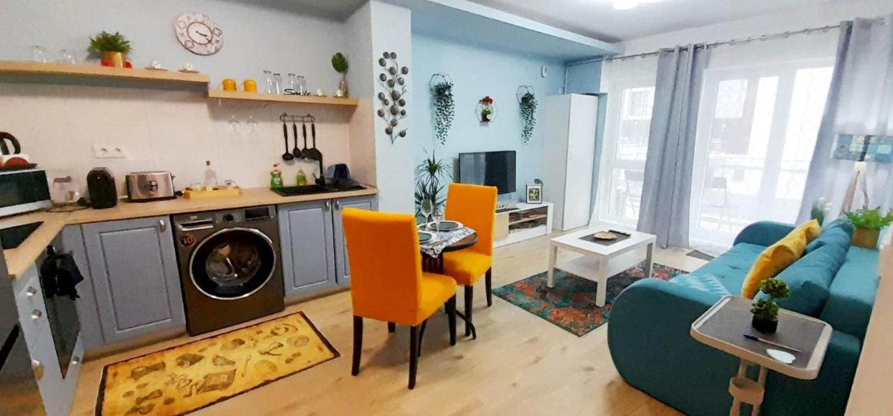 Sunshine - New & Quiet 1br Apt, Business Area, Close To Airport, Highway A3, Subway * Bucureşti