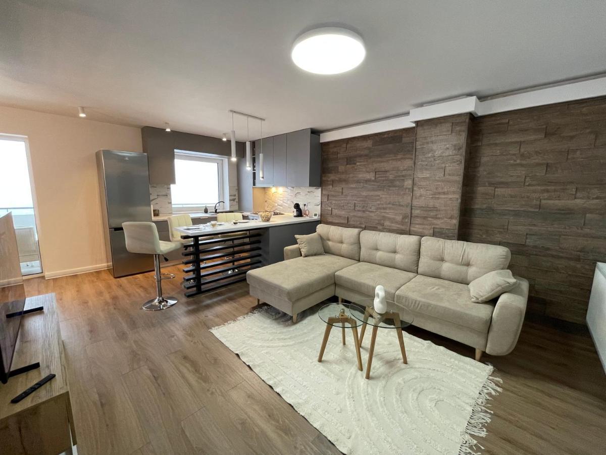 Malachite Urban Gem - Skyline Terrace Oasis * Bucureşti