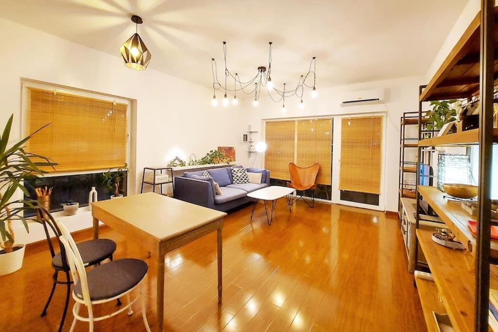 Cosy Boutique 61 Sqm - Private Parking - Ten Blocks *