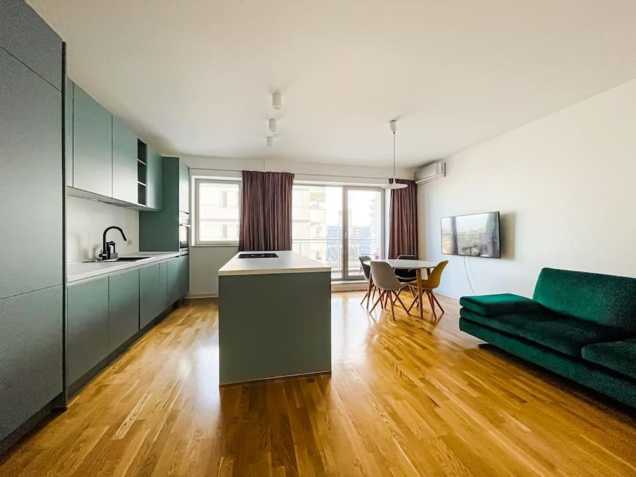 Luxury In Luxuria Apartment Bucharest