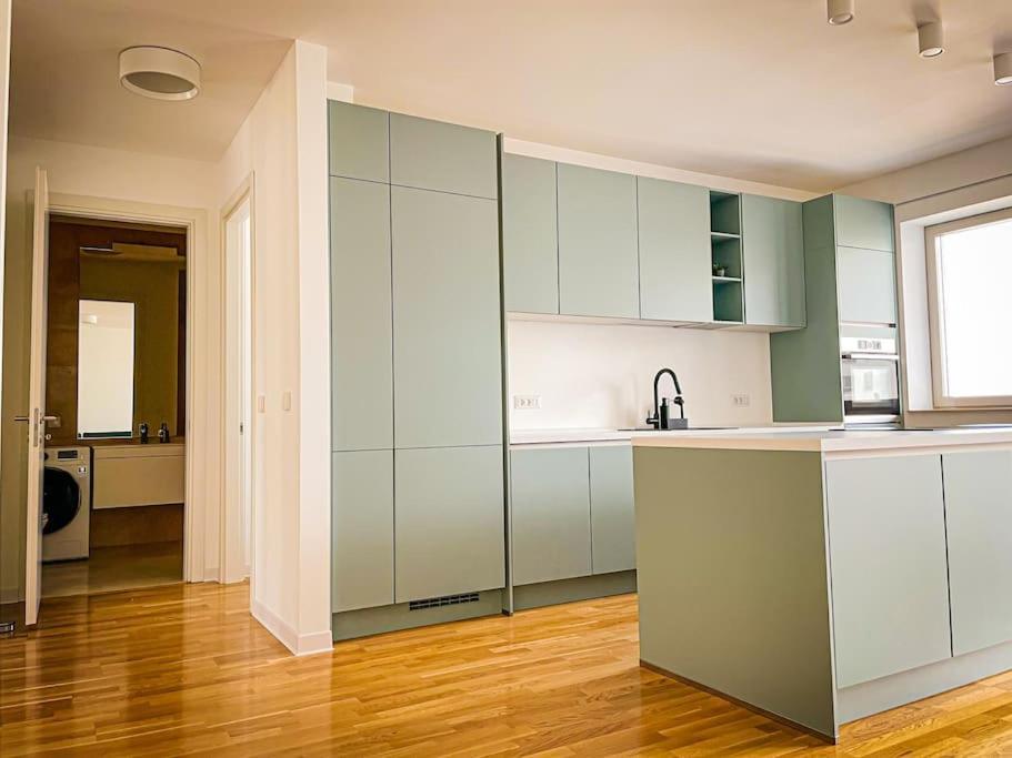Luxury In Luxuria *