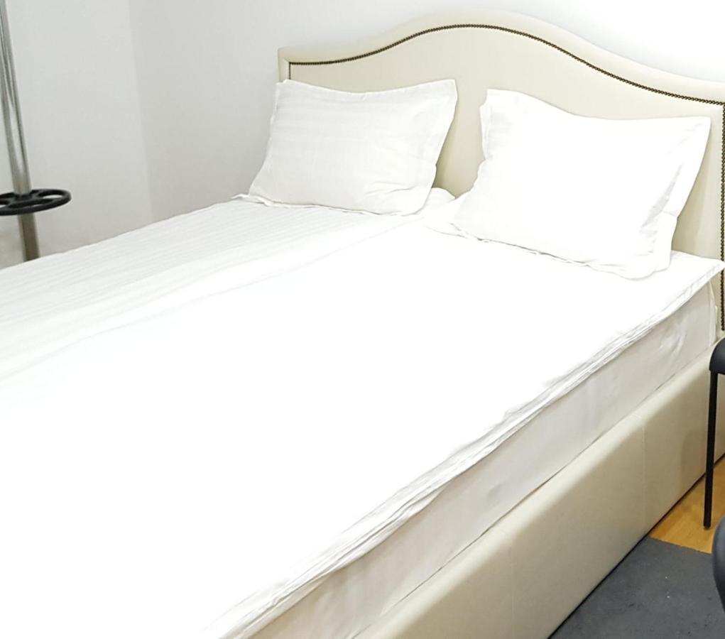 Buget Arena Nationala Mega Mall Monza Apartamento Bucareste