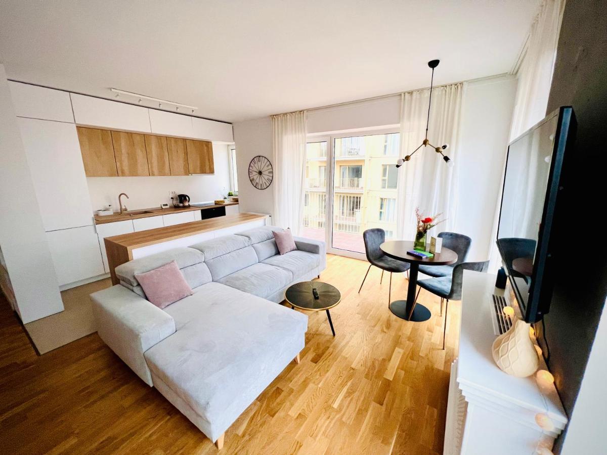 Exquisite - Two Bedroom Apartment