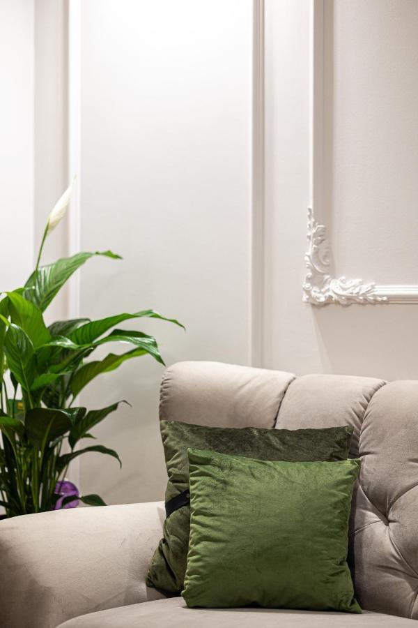 Apartment Bright House Cantemir *