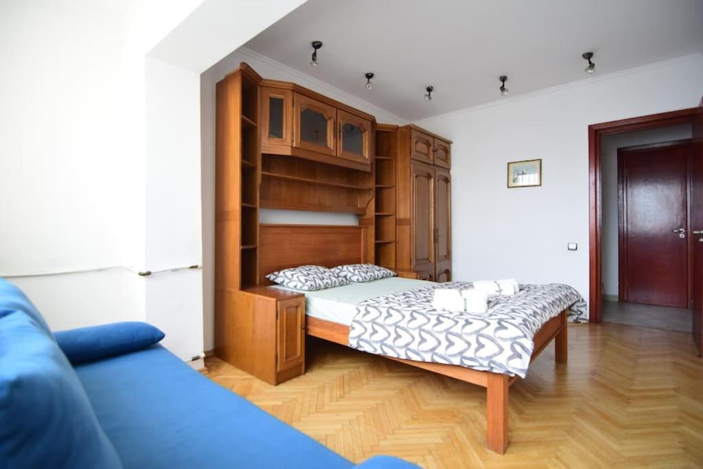 Apartment Square - Km 0 *
