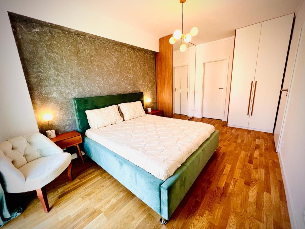 Apartment Exquisite - Two Bedroom Bucharest