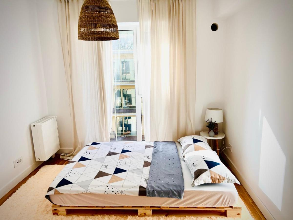Apartment Exquisite - Two Bedroom Bucharest