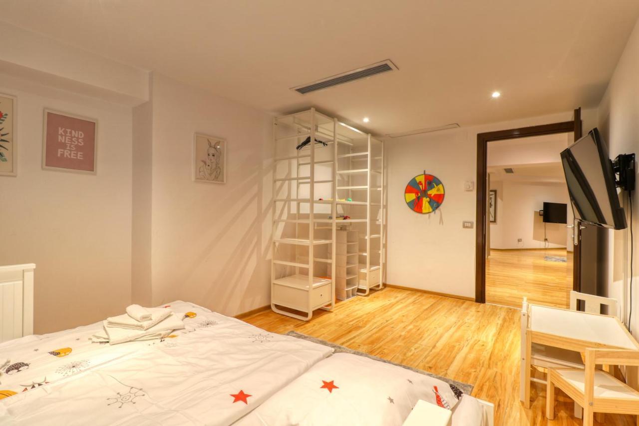 Luxurious 3 Bedroom In Herastrau Apartament