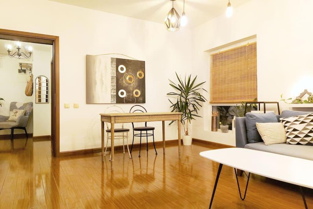 Cosy Boutique 61 Sqm - Private Parking - Ten Blocks * Bucharest