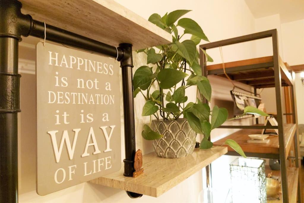Cosy Boutique 61 Sqm - Private Parking - Ten Blocks Apartment *