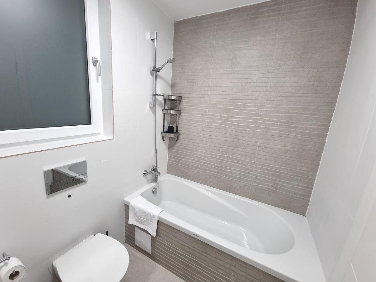 New Style White Modern Apartment Bucharest