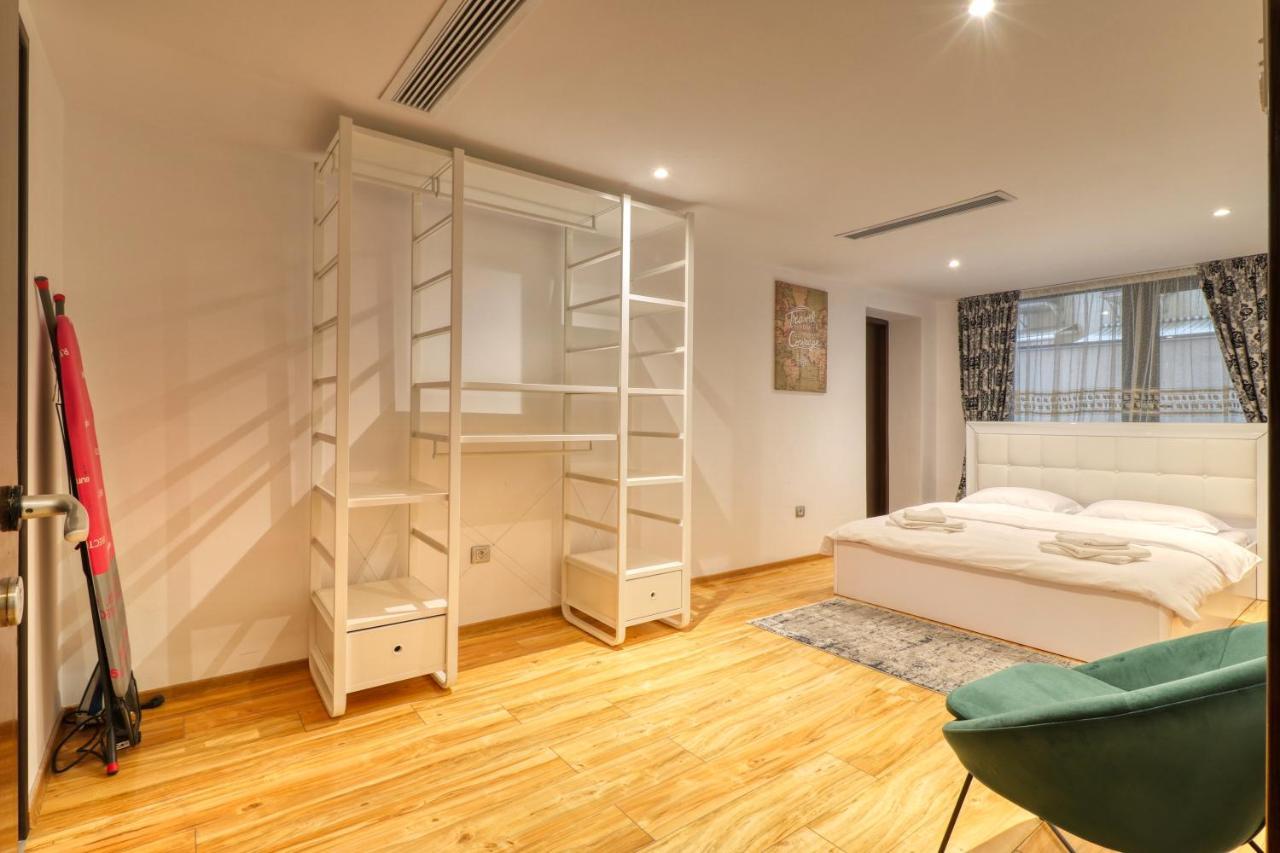 Luxurious 3 Bedroom In Herastrau Apartament