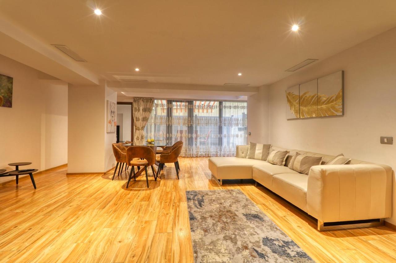 Apartament Luxurious 3 Bedroom In Herastrau Bucureşti