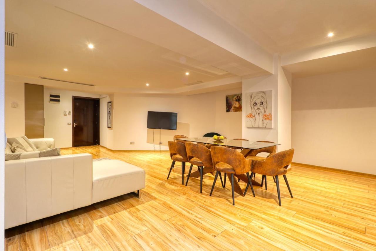 Luxurious 3 Bedroom In Herastrau Apartament Bucureşti