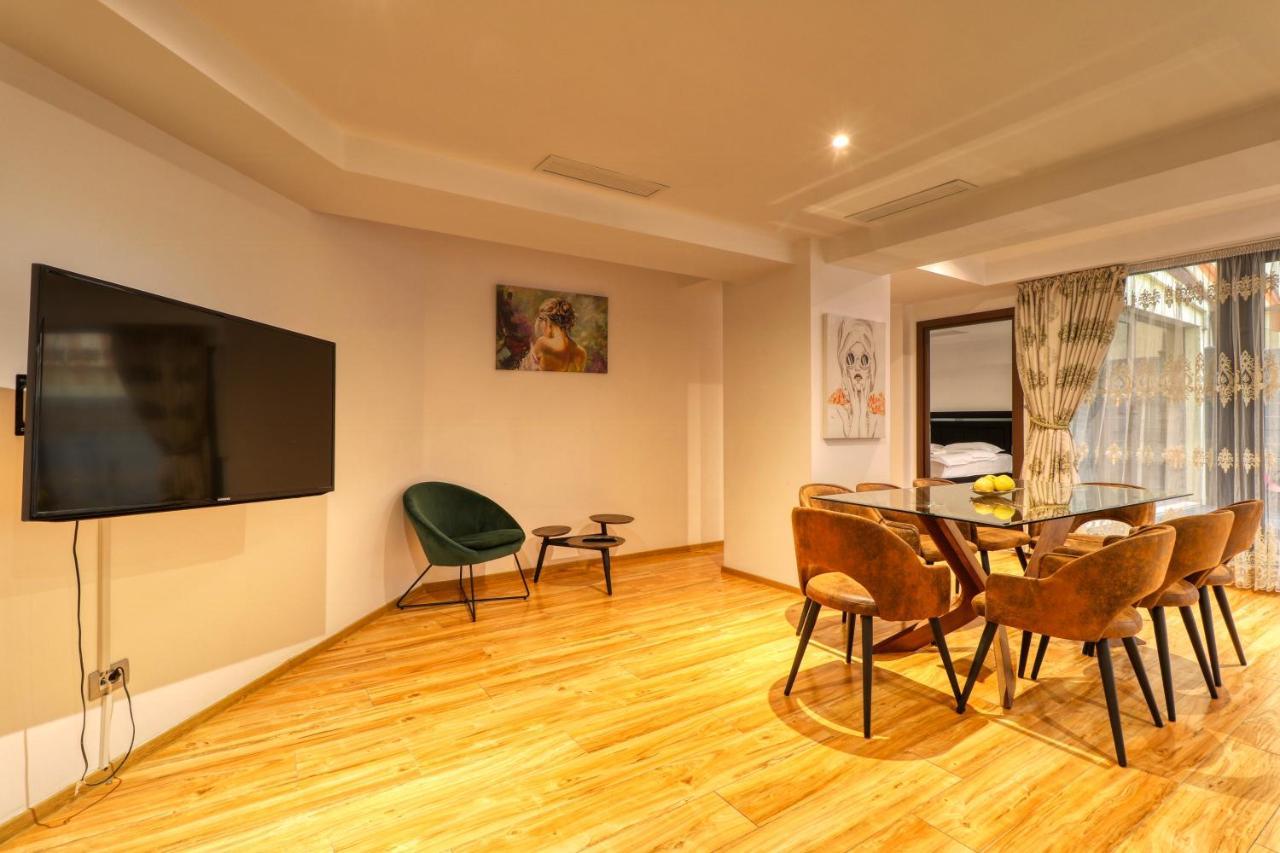 Luxurious 3 Bedroom In Herastrau * Bucureşti