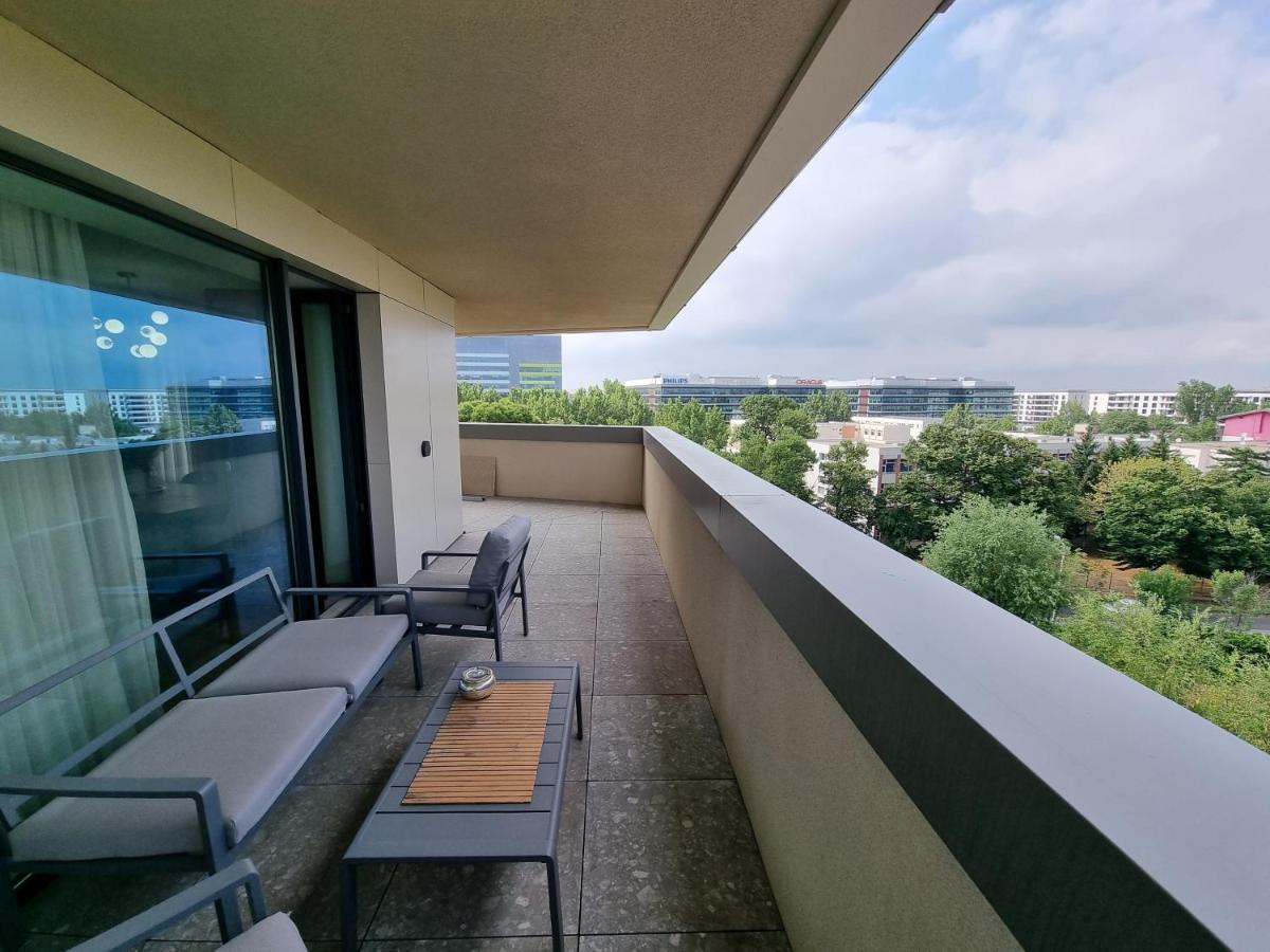 Creative & Luxury New Of Apartment