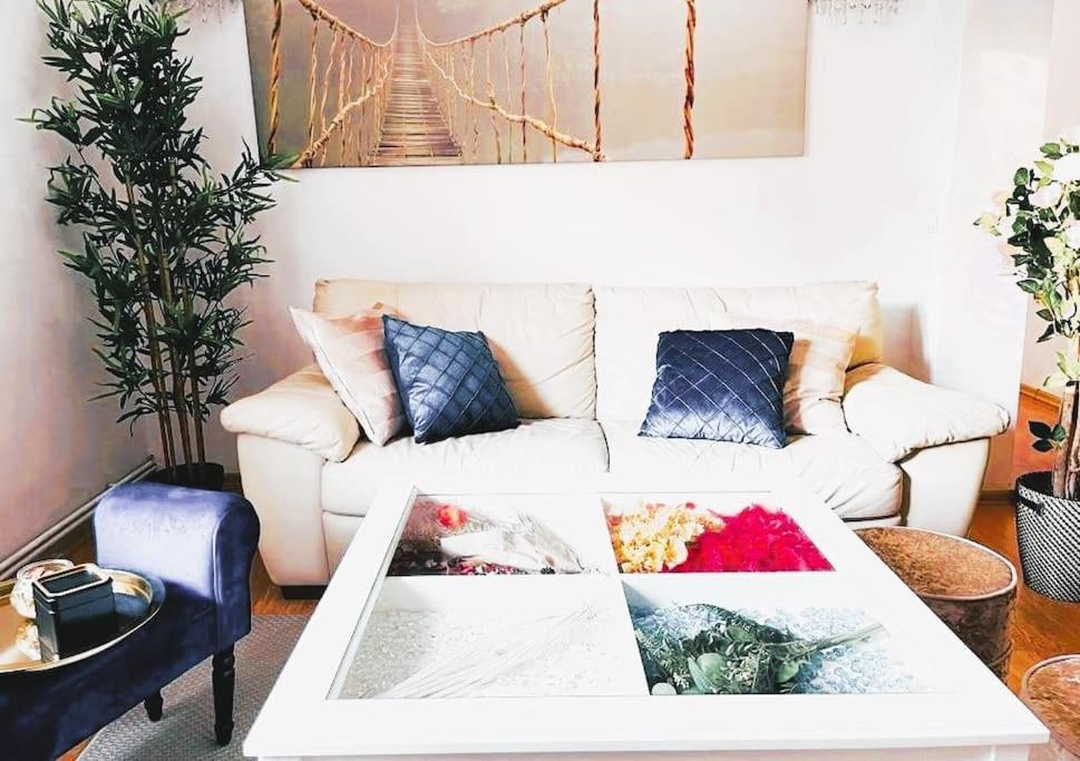 Magnolia 2bdr Apt Piata Romana- Piata Victoriei Bucureşti