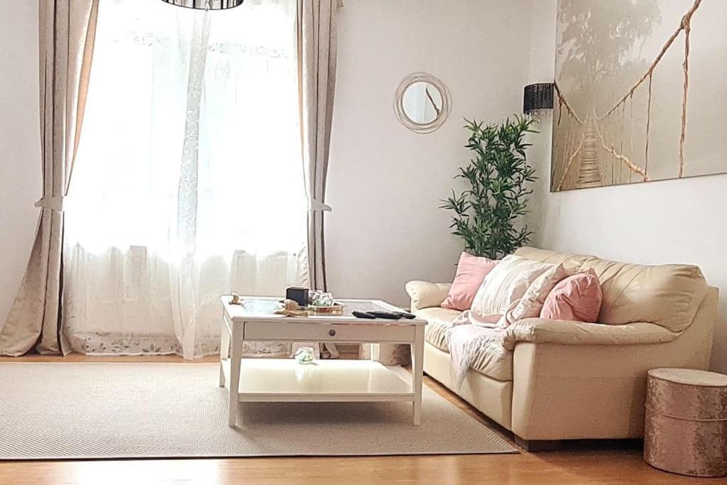 Magnolia 2bdr Apt Piata Romana- Piata Victoriei Apartament