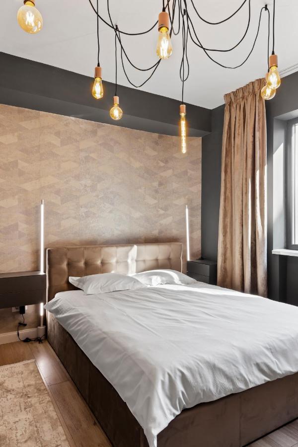 Contemporan By Art