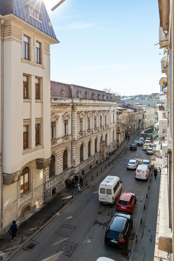Apartment Contemporan By Art Bucharest