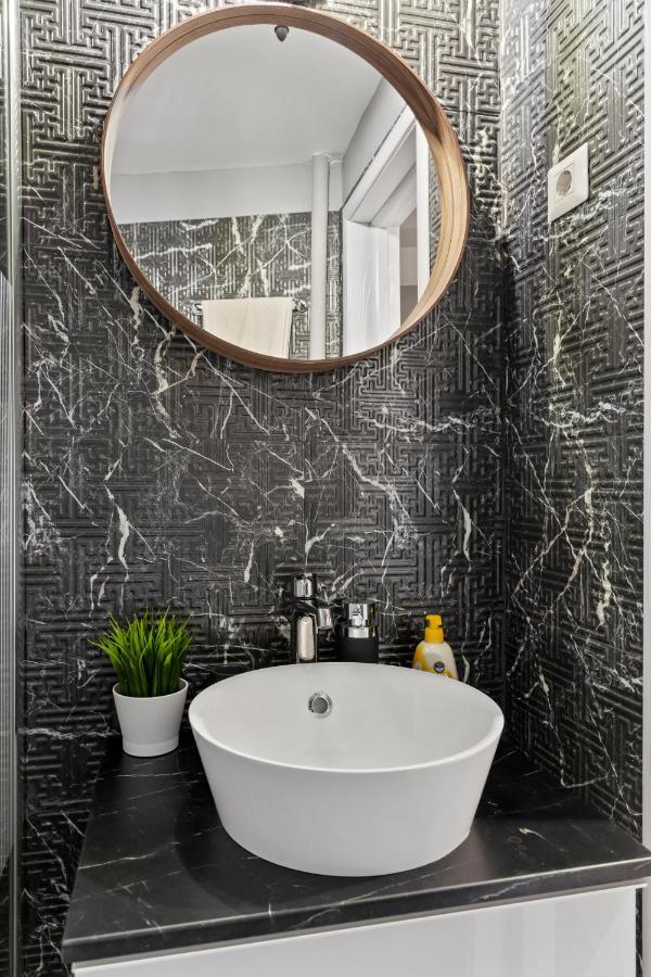 Apartment Contemporan By Art Bucharest