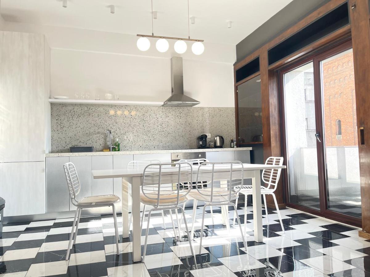 Elegant Two Bedrooms Apartament *