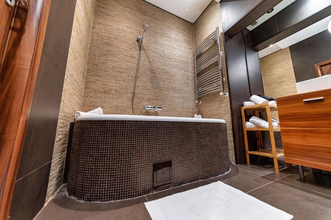 Victoria Secret - Central With View Apartment