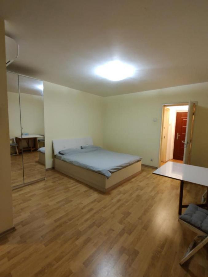 Bedroom In The Centre Nearby Metro Station Apartment Bucharest
