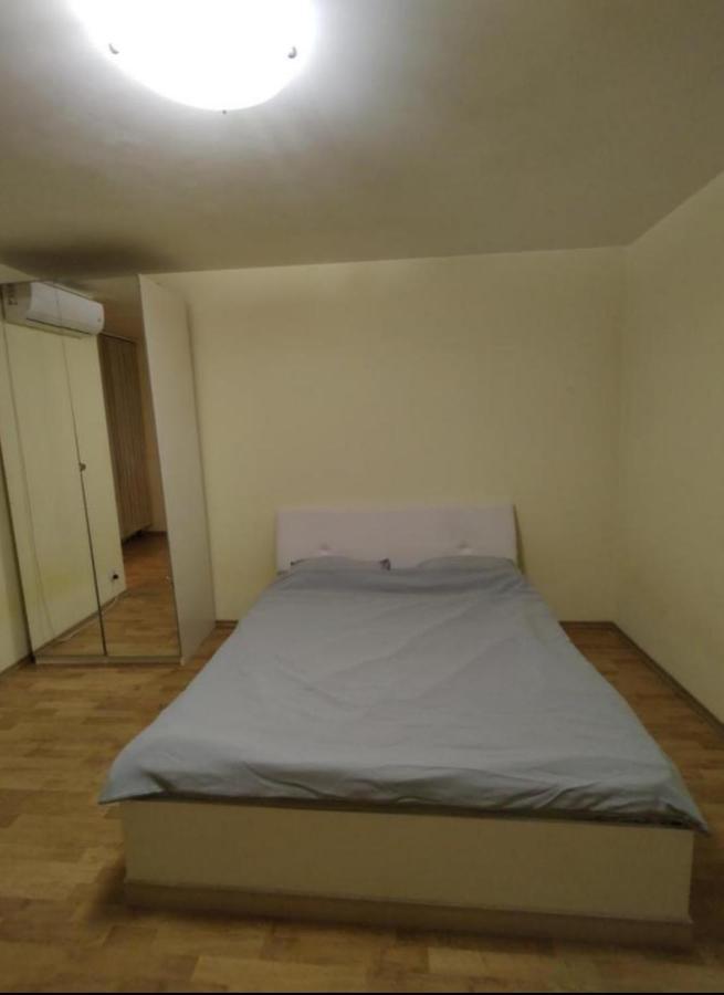 Bedroom In The Centre Nearby Metro Station *