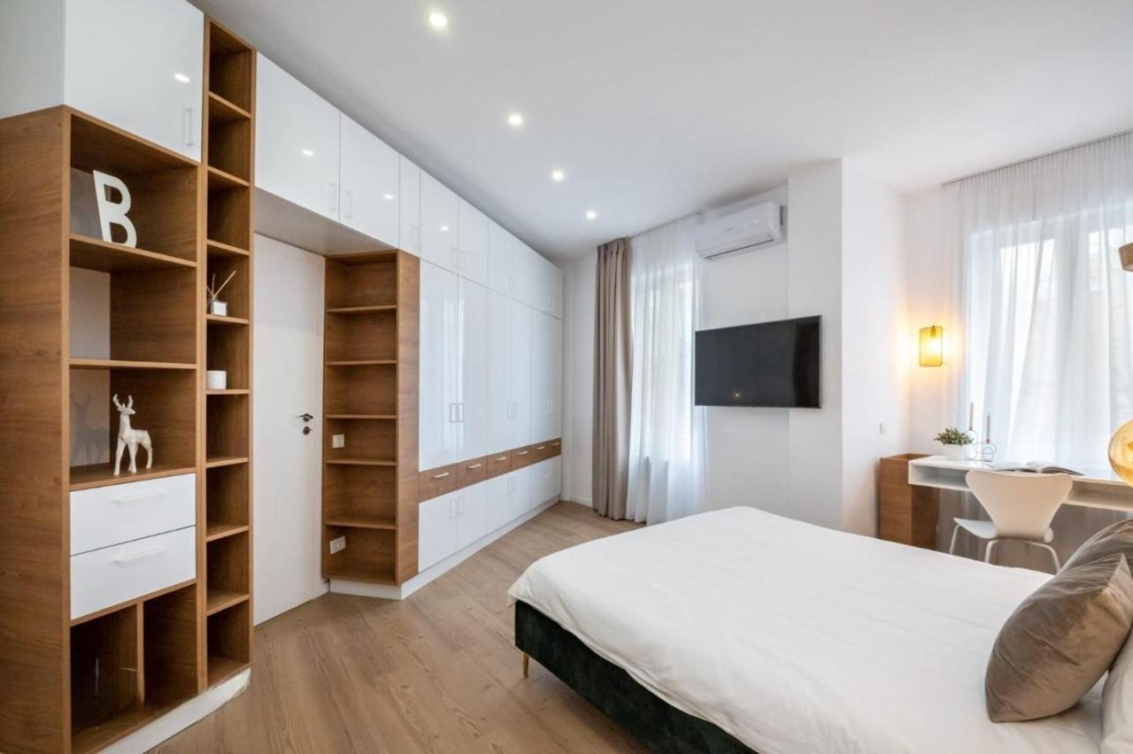 Cozy Cheerful In Center Apartment
