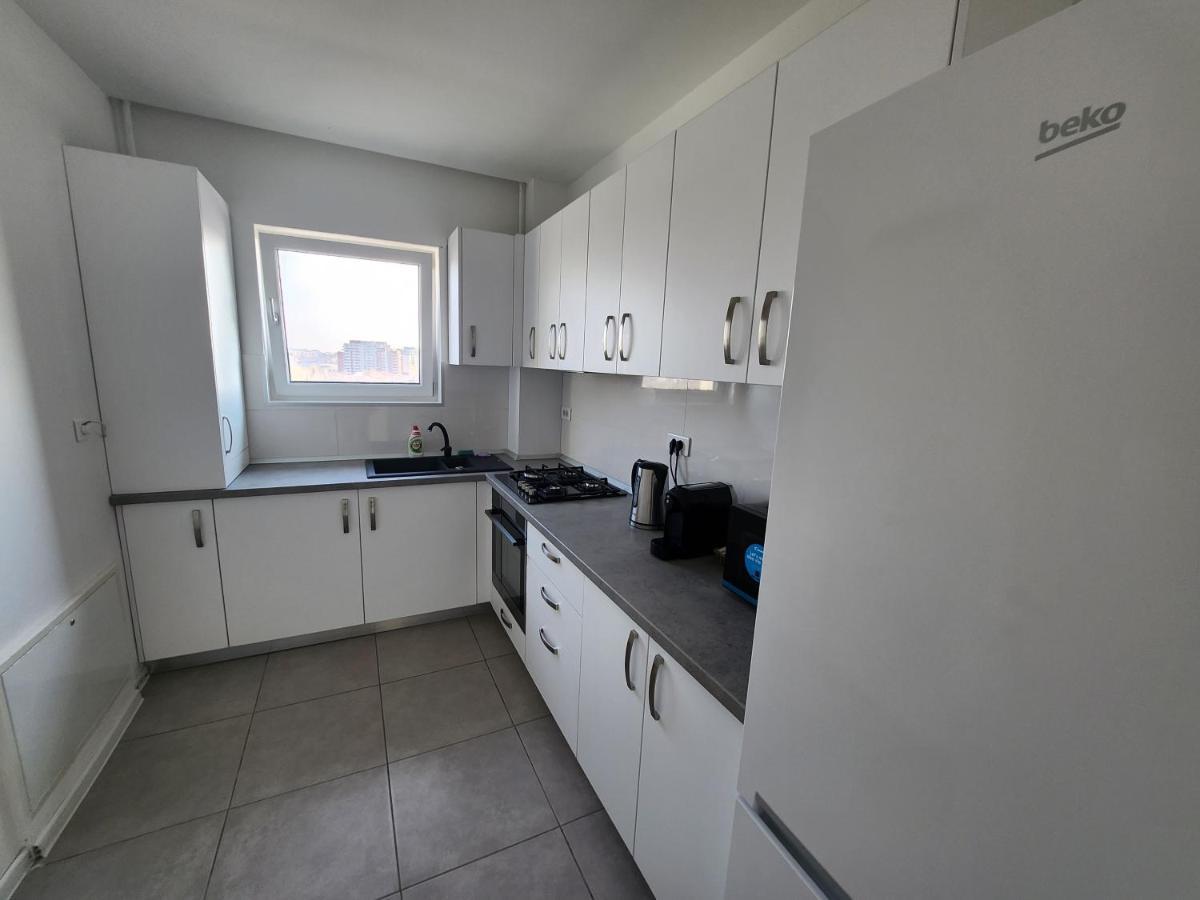 New Style White Modern Apartment
