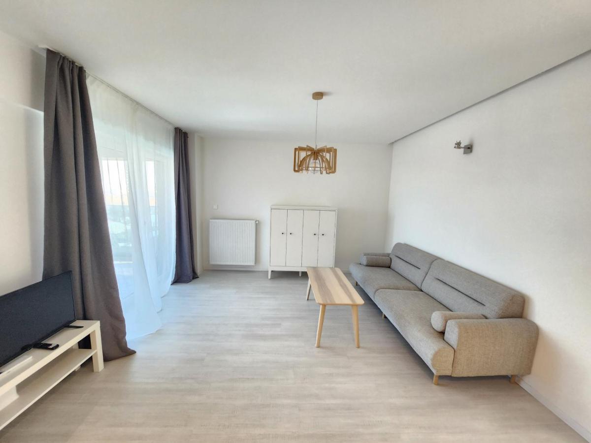 New Style White Modern Apartment