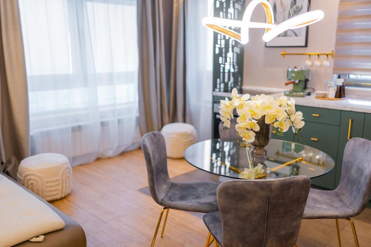 Apartment Victoriei Emerald & Pink Gems - Designer Bucharest