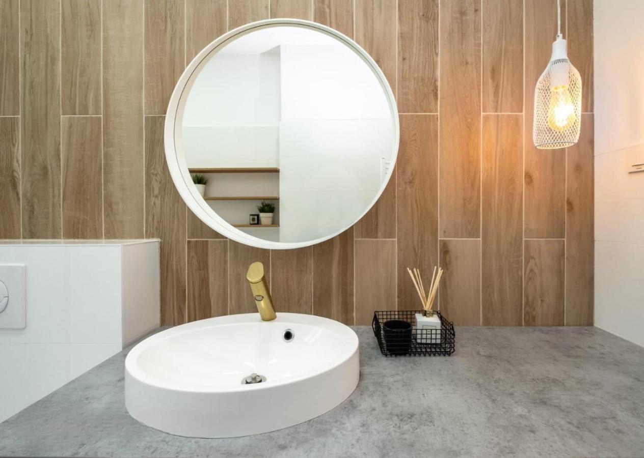 Apartment Cozy Cheerful In Center