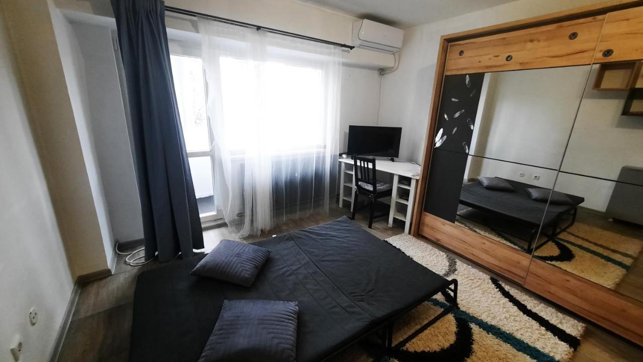 Lovely 1-room Unit, With Air Conditioning Apartment *