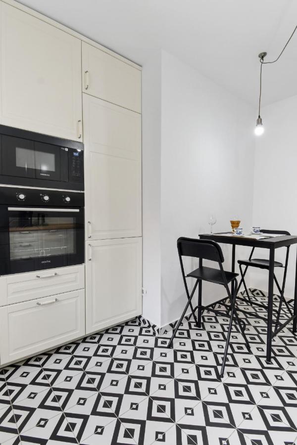 Apartment Turda Close To The Elias