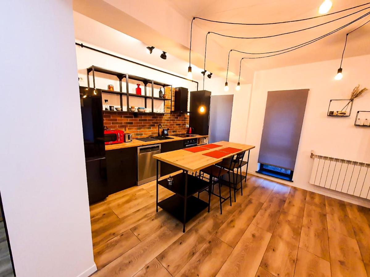 Urban Retreat: Industrial Chic 1br Ap - Heart Of Apartamento