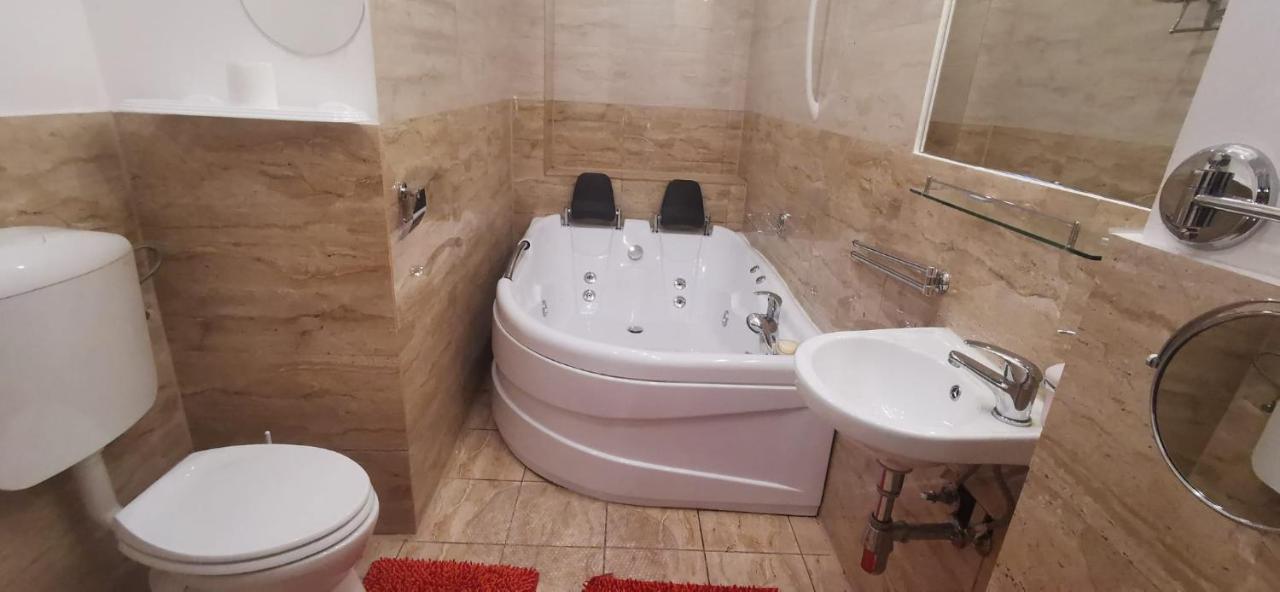 Andreea's Apartments-old Town Apartment *