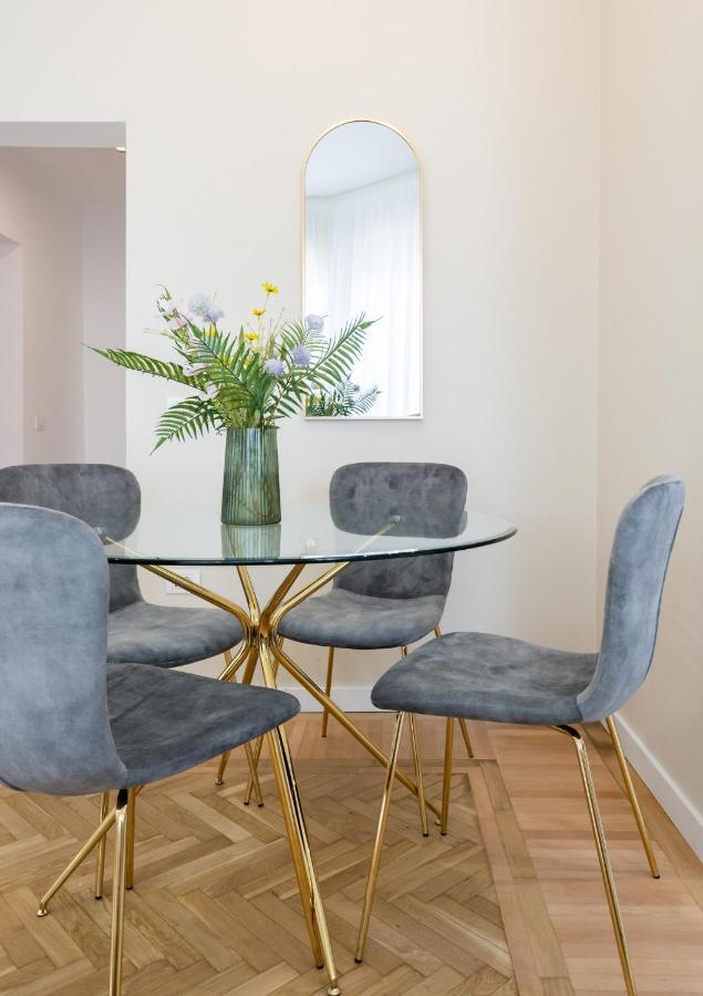 Old Town Bucharest, Luxury 2 Bedrooms * Bucureşti