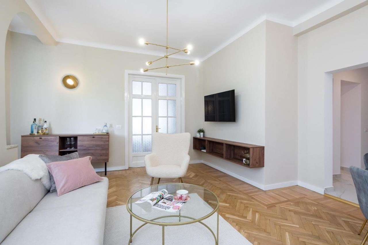 Old Town Bucharest, Luxury 2 Bedrooms Apartament Bucureşti