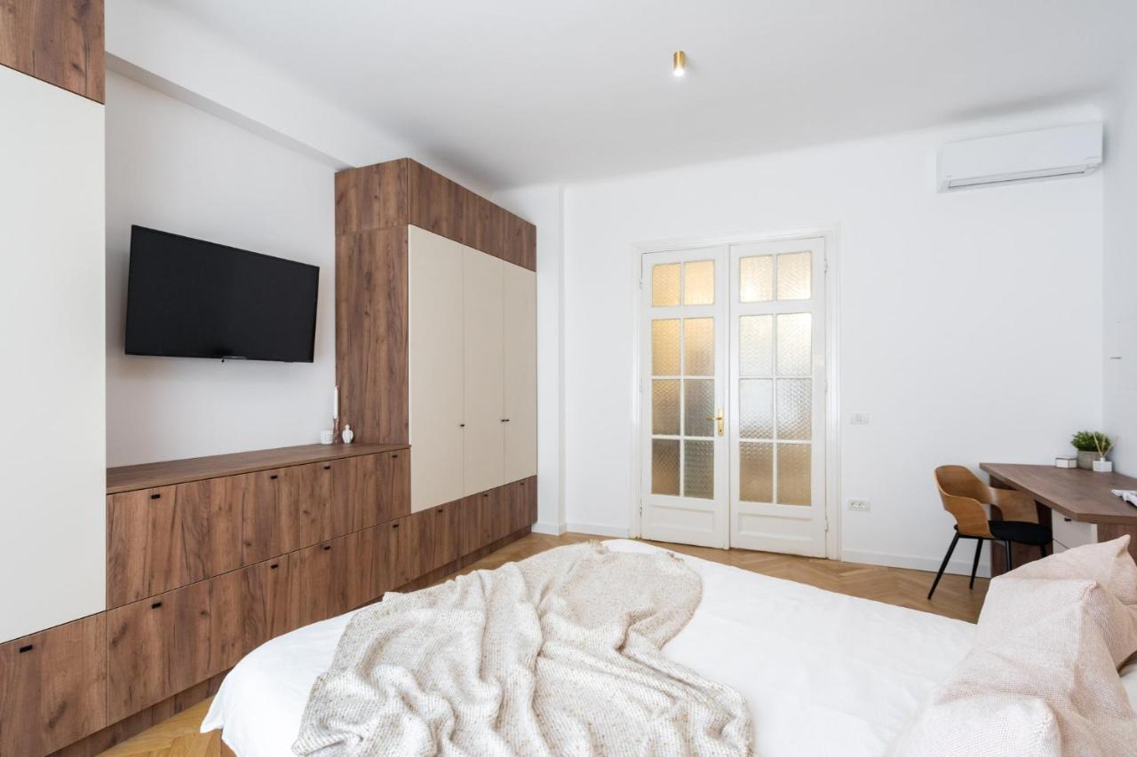 Old Town Bucharest, Luxury 2 Bedrooms Apartament