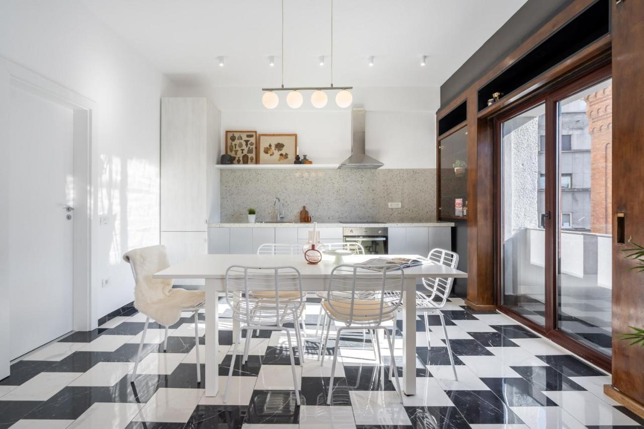 Elegant Two Bedrooms Bucharest