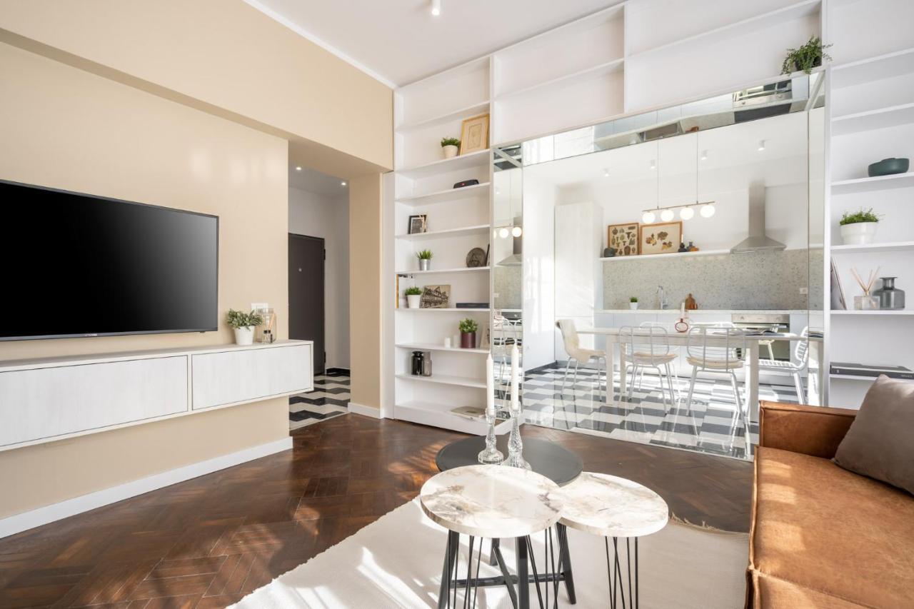 Apartment Elegant Two Bedrooms Bucharest