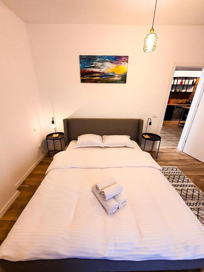 Urban Retreat: Industrial Chic 1br Ap - Heart Of Bucareste