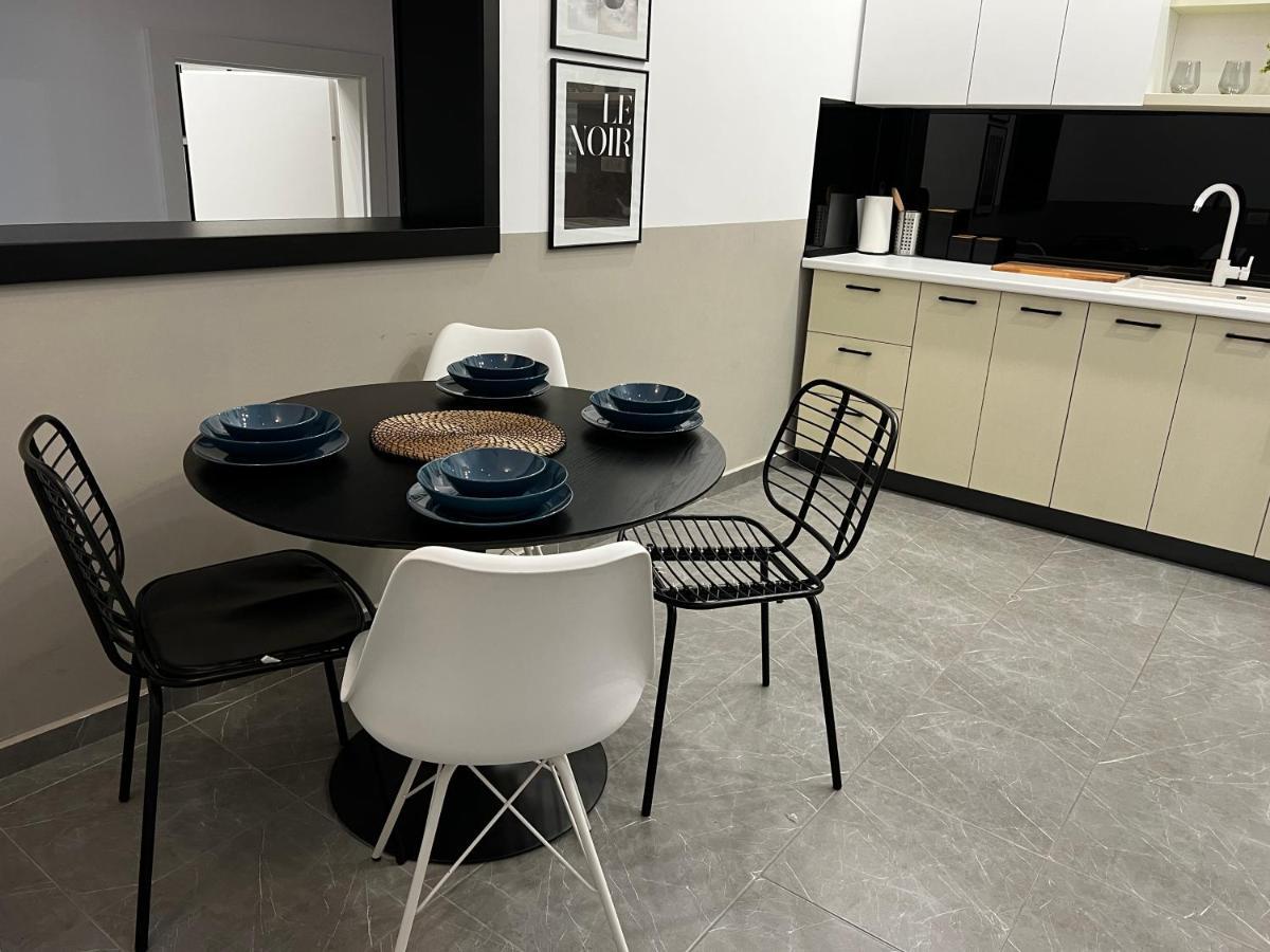 Four Bedroom Apartment, Old Town *