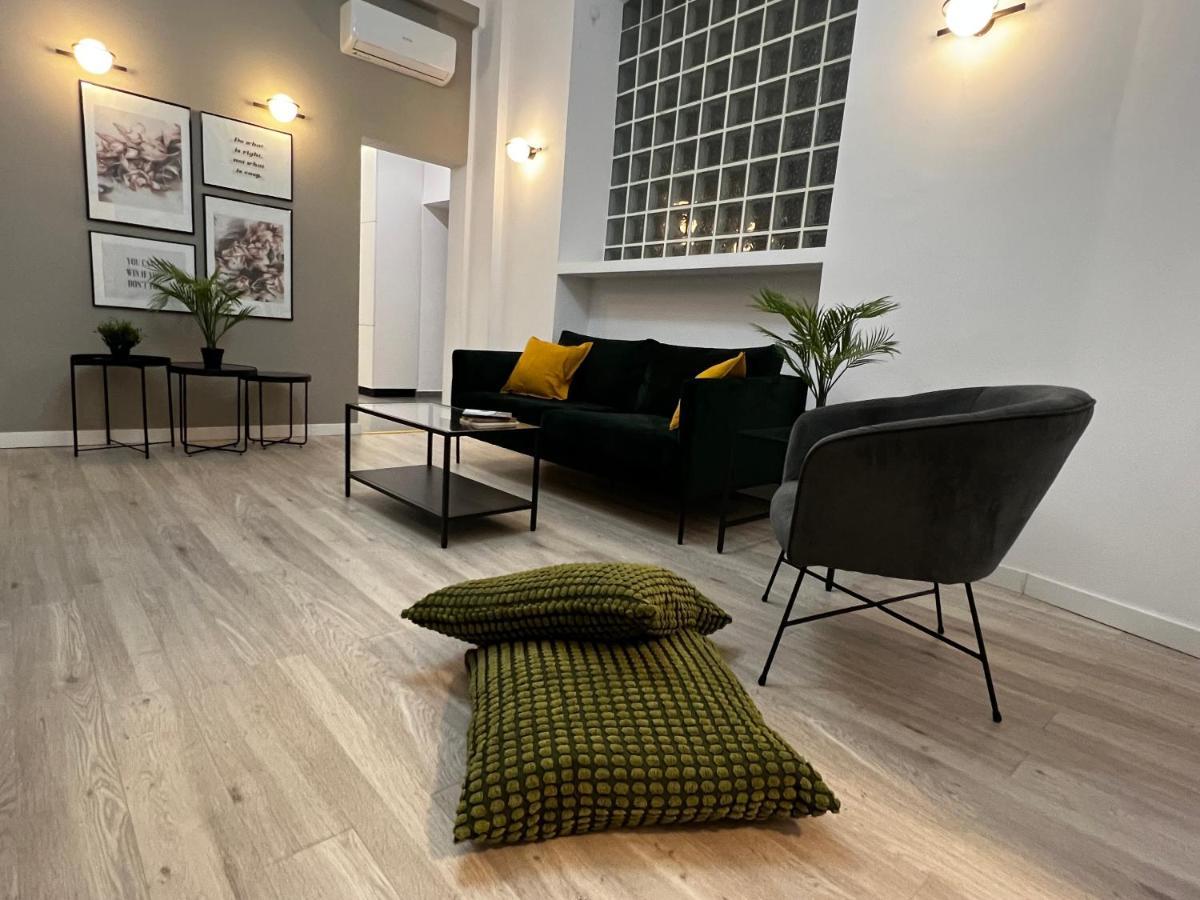 Four Bedroom Apartment, Old Town Bucharest