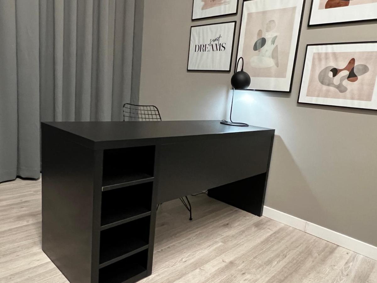 Four Bedroom Apartment, Old Town Apartment *