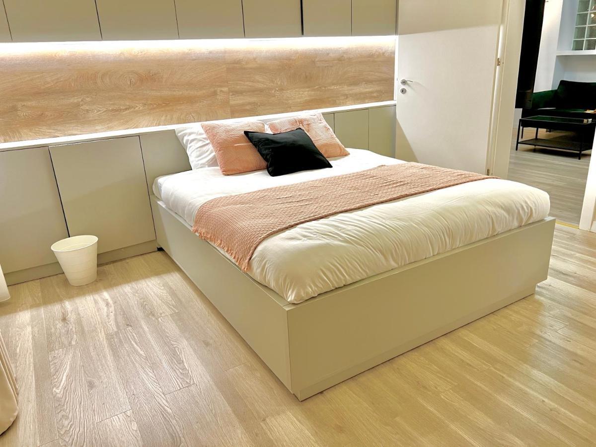 Four Bedroom Apartment, Old Town Bucharest
